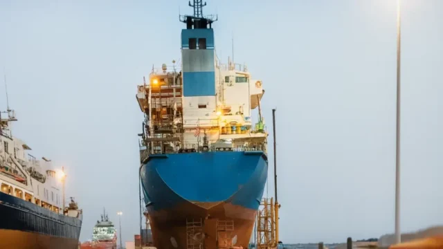 Alignment for port & vessel applications Alignment for port & vessel applications