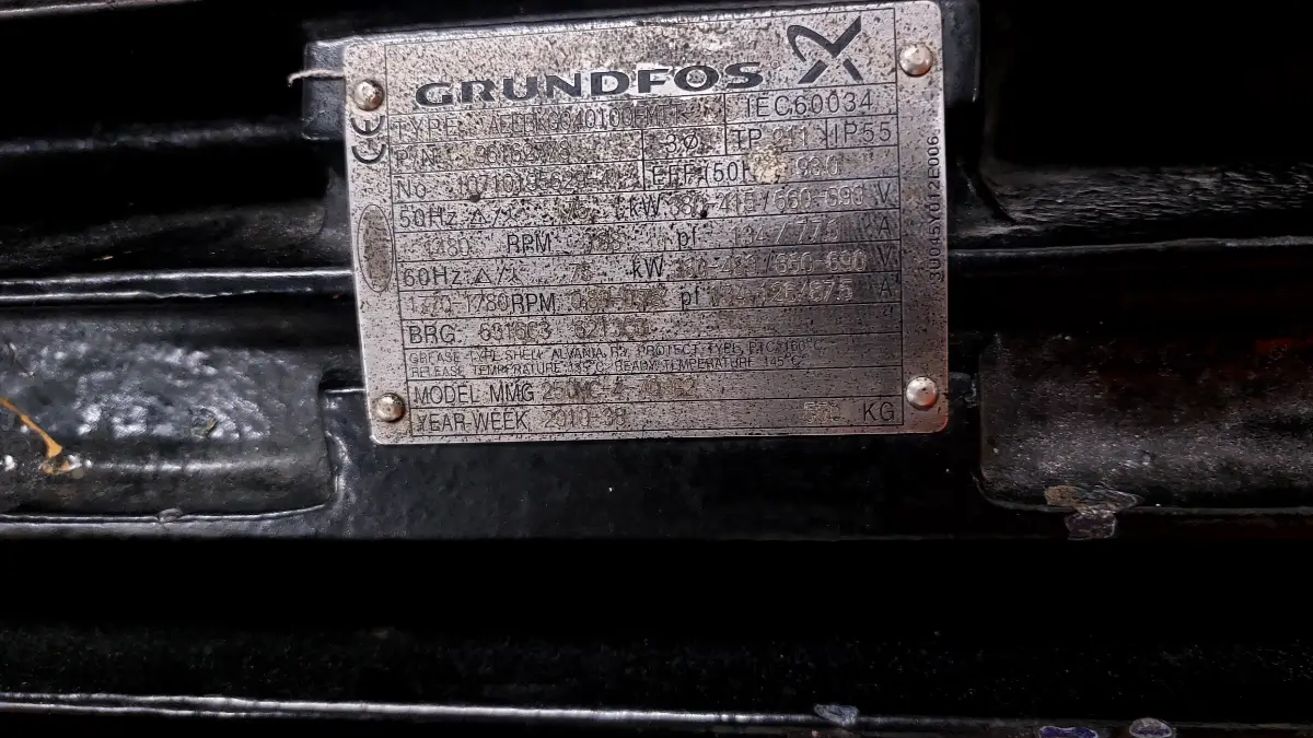 Motor nameplate of pump motor after laser alignment